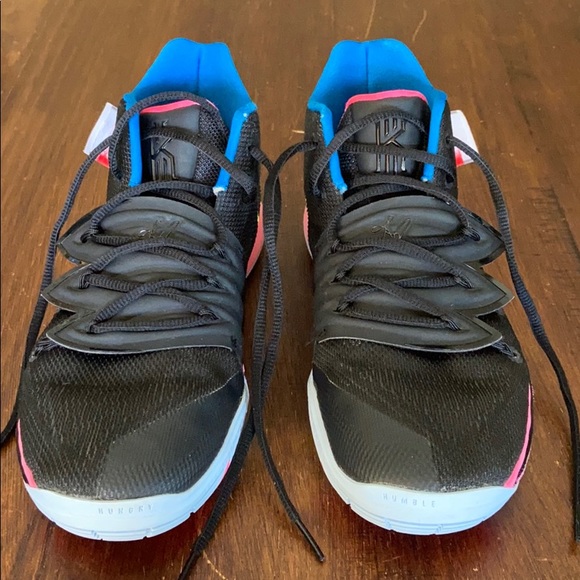 Nike Kyrie 5 - Picture 2 of 5